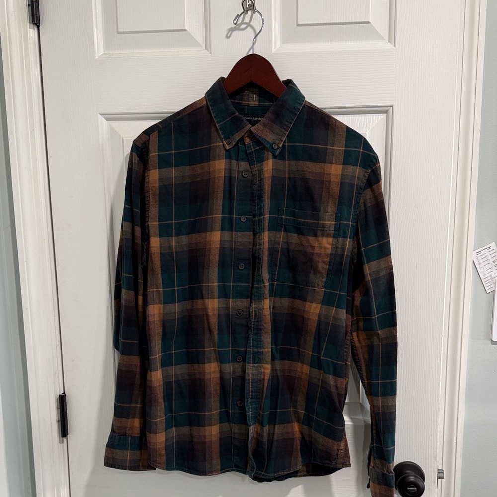 Banana Republic Plaid Button-Up Shirt